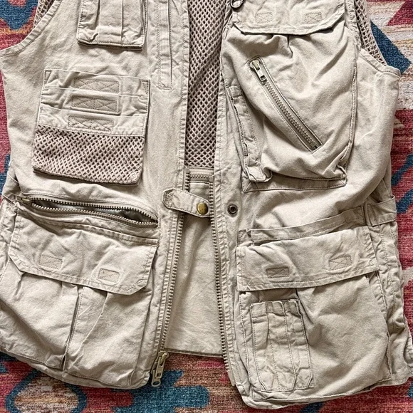 Banana Republic Safari Beige Vest - Picture 4 of 6